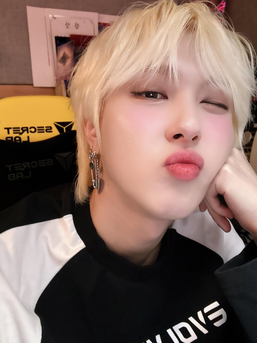 약간 눈물? 그런 거 나옴