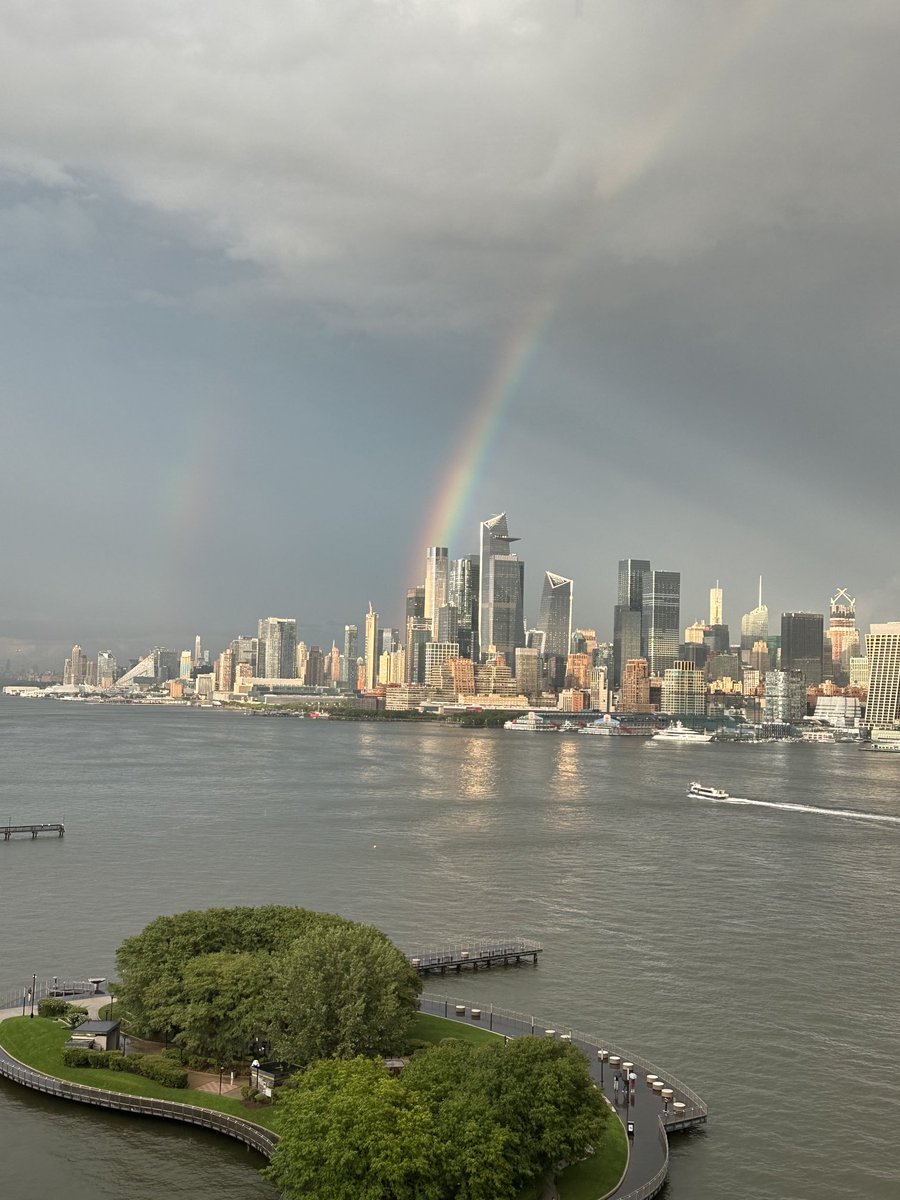A 9-11 Rainbow over NYC❤️ Amazing