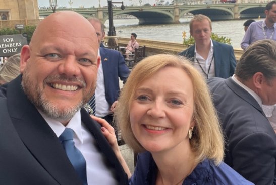 mp_mork's tweet photo. Love this pic - Me and Liz Truss - reminds me of that well known pub chain - Slug and lettuce https://t.co/2lXddNznt6