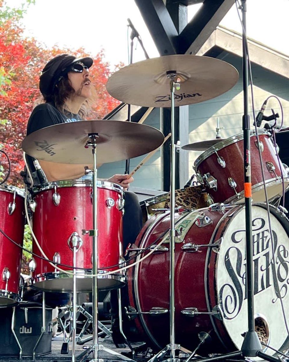 This Friday, September 15th we return to THE MET! 
#thesilks #themet #providence #pawtucket #rhodeisland #live #music themetri.com/event/the-silk…