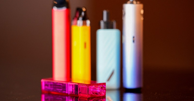 SkyNews's tweet photo. 🚫 The government is expected to ban single-use vapes as early as next week to stop nicotine addiction among children, it has been reported.

Here’s everything you need to know 👇