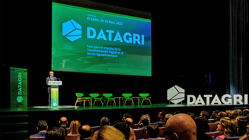 📢 1.500 profesionales sector #agrotech se darán cita en Logroño (La Rioja) los próx. 15-16 noviembre en la VI edición de #DATAGRI2023. Un escaparate que mostrará por qué España reúne las cualidades para encabezar transformación #digital sector agroalimentario a escala global.