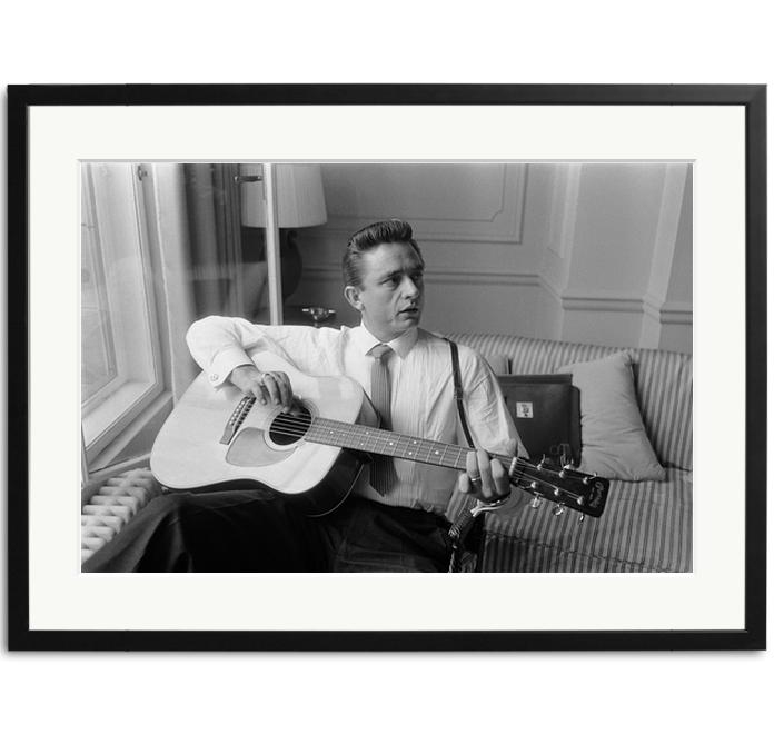 soniceditions's tweet photo. Johnny Cash poses for photographers at the Savoy Hotel in London, 1959. https://t.co/ziIFP4r1sa