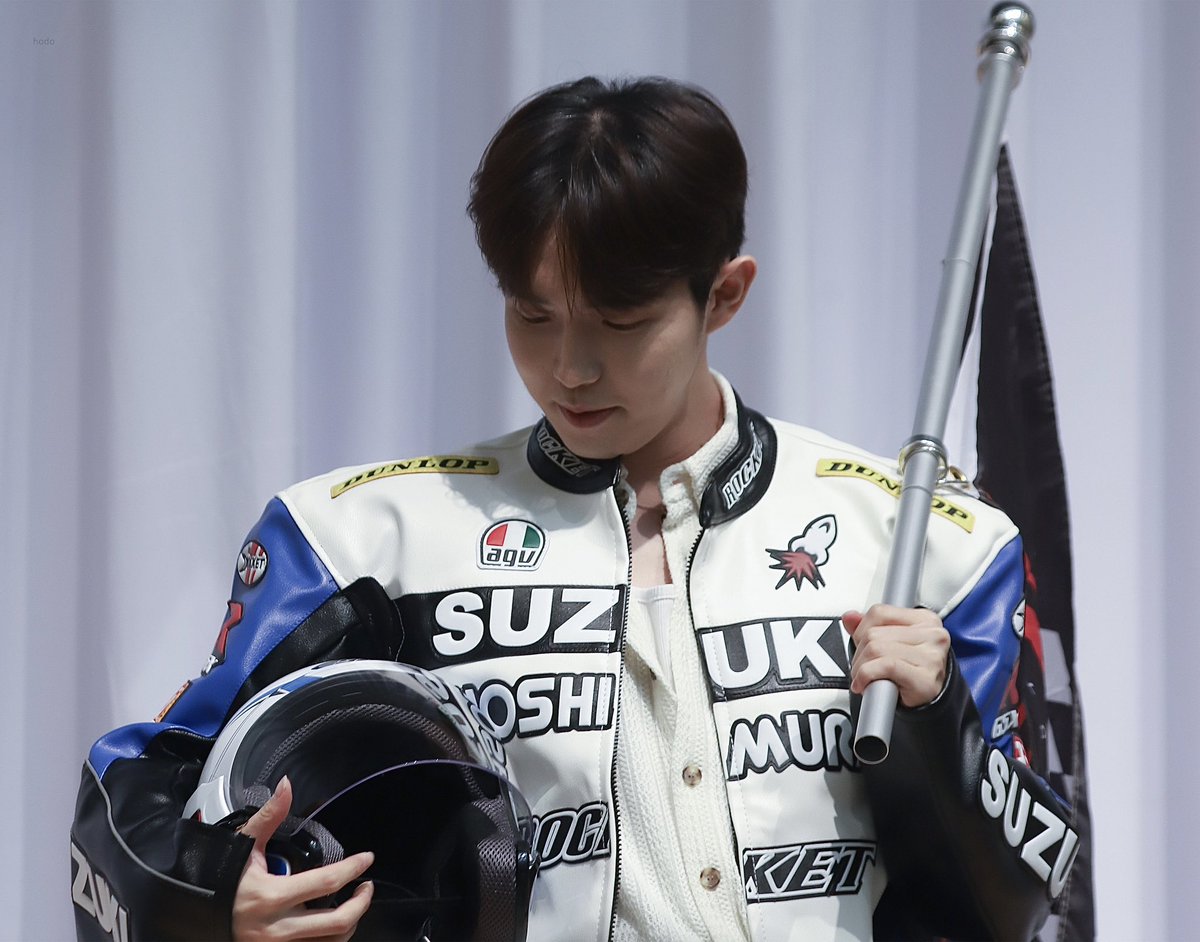 kj_hodo's tweet photo. #김재환 #KIMJAEHWAN 💙 https://t.co/wYFz7rvzl5