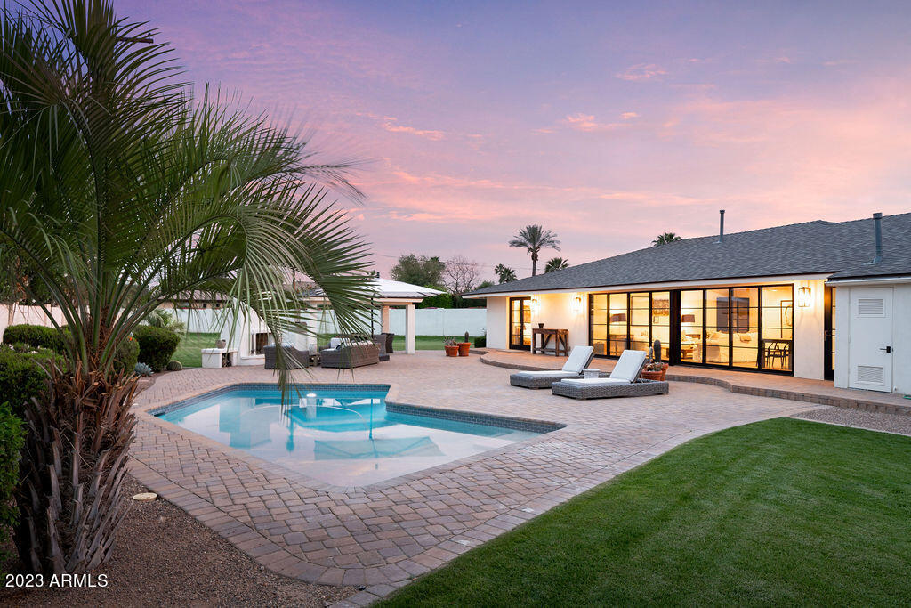 trending_agent's tweet photo. HOT NEW LISTING! Offered at $2,300,000 by Christopher Karas and @Compass

Contact Chris for a private showing: https://t.co/3gmBwgEKL4

#chriskaras #thekarasgroup #toptrendingagent  #paradisevalleyrealestate #paradisevalleyarizona #newlisting #hotnewlisting https://t.co/LbrtzWz1zh
