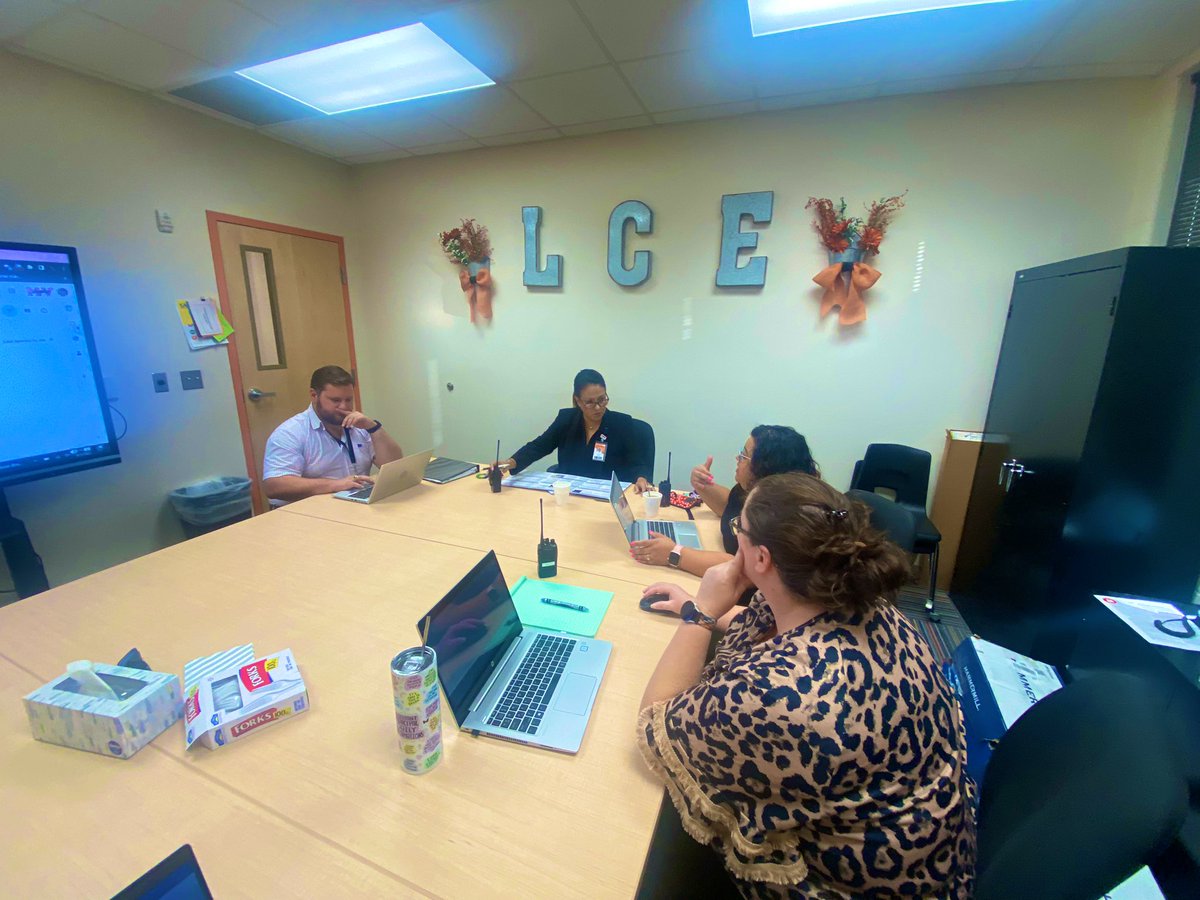 Rose Saldaña Pearson tweet media