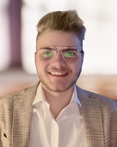 We’re proud to welcome two new <a href="/SchulichLeaders/">Schulich Leaders</a> to <a href="/MemorialU/">Memorial University</a>!🧑‍🔬🧑‍🔬

Caleb Anstey and Silas Moore have been awarded $220,000 in #STEM entrance scholarships.🤩💰🙌  

Read more in the Gazette: gazette.mun.ca/student-life/s…

<a href="/MemorialUSci/">Faculty of Science, Memorial University</a> <a href="/MUN_Engineering/">Memorial Engineering</a> <a href="/pdubcav/">PWCCavaliers</a> <a href="/JLIlsleyHS/">J. L. Ilsley High School</a>