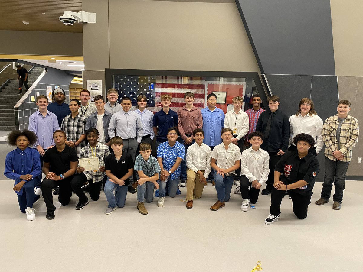 CoachLuecke's tweet image. My favorite part of the week! @CMSSports1 are Dressed for Success!!! Big games tonight! @CrandallMiddle @CrandallPirate @OfficialCISD