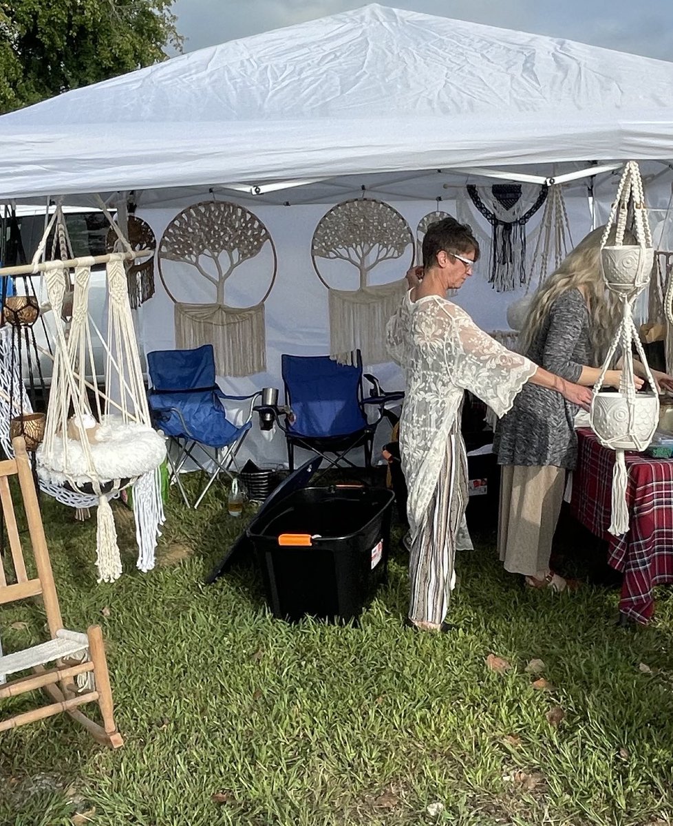Oliver_Klozov's tweet photo. Keith Krafts - We had a fantastic time at the Columbus Scottish Festival this weekend. Thank to everyone that came out to support it! #keithkrafts #clankeith #kilts #bagpipes #macrame #firsttimevendor 🏴 https://t.co/mRMI5eOkdm