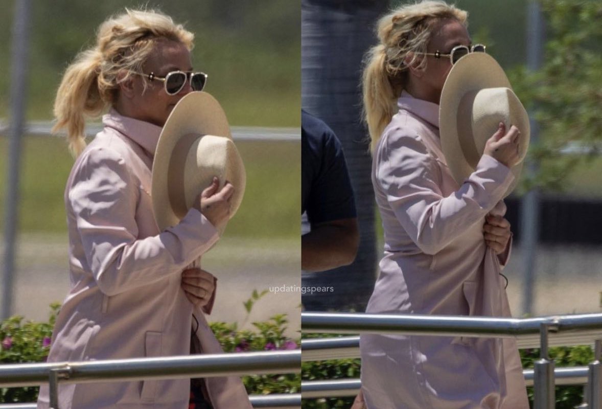 BritneyTheStan's tweet photo. Britney Spears is on her way to the #VMAs https://t.co/92bEUVwBaf