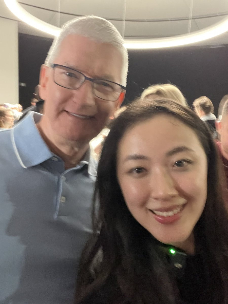zhao_myra's tweet photo. Watching Apple’s event live is my happiest moment this year. (And maybe meta connect can change that?😅) 

One hour to go and I really looking forward to some good news about Apple Vision Pro( and of course new iPhone). 

(Old photos) https://t.co/DTo34aNrg9