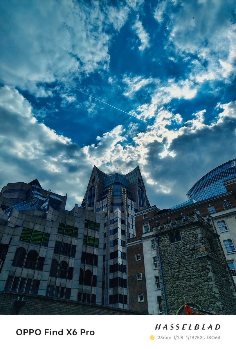 TorHolstein's tweet photo. Day Something of the #FlipThePerspective
Doomy London at its best π¦
#ShotOnSnapdragon
@Snapdragon
@Snapdragon_UK
#OppoX6Pro
@OPPOMobileUK
@oppo https://t.co/ySewntpxnX