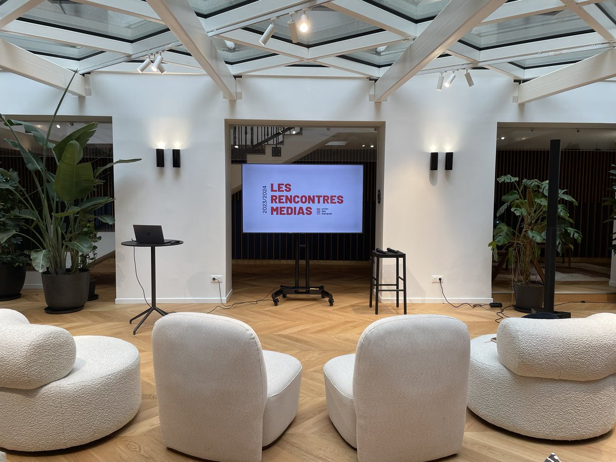 Uniondesmarques's tweet photo. 📣 Les Rencontres Médias se préparent ! • J-1 avant le lancement de cette nouvelle édition avec 29 marques médias intervenantes devant annonceurs et agences médias 👀 

@MediaLeaderFR @fquairel https://t.co/cbgMs9IYGG