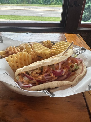 ClivesRoadhouse's tweet photo. Clive's Champlin:
Today’s lunch special is a Buffalo Shrimp Po’Boy!
Soup of the day is Curry Chicken &amp; Rice

Be sure to fill out your Week 2 Pick’Ems!

Follow Clive's Champlin!
https://t.co/HA3uhy2IgX https://t.co/A588n760Bp