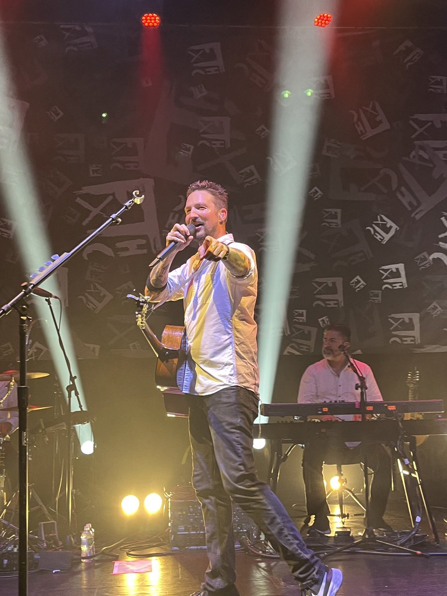 goody4you's tweet image. NEVER DISAPPOINTED WITH THIS BAND!! Show 2810 @frankturner @SleepingSouls @the_blue_note 
#frankturner #FTHC