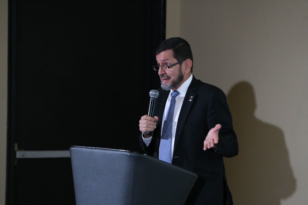 #Hoy la Ministra <a href="/YeseniaOlayaR/">Yesenia Olaya Requene</a> asistió a la II sesión del Consejo General del Consorcio Colombia 2023 de acceso a la información científica junto a la Coordinadora Académica ASCUN, Elizabeth Bernal, destacados miembros del Consejo y Centros de Investigación.📚🇨🇴