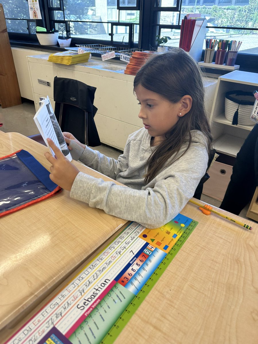 We love reading around the room in 3rd grade 📚📖 <a href="/HuizingMPSD/">Victoria Huizing</a> <a href="/WeAreMPSD/">MPSD</a>