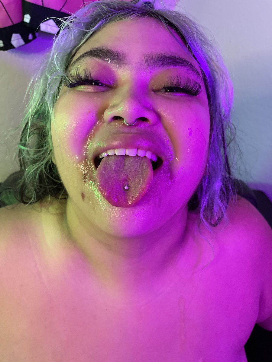 _aries_panda's tweet photo. Painting the face of the lovely @fappuchin0 was definitely a vibe
#Workpics https://t.co/KD3tD7PupF