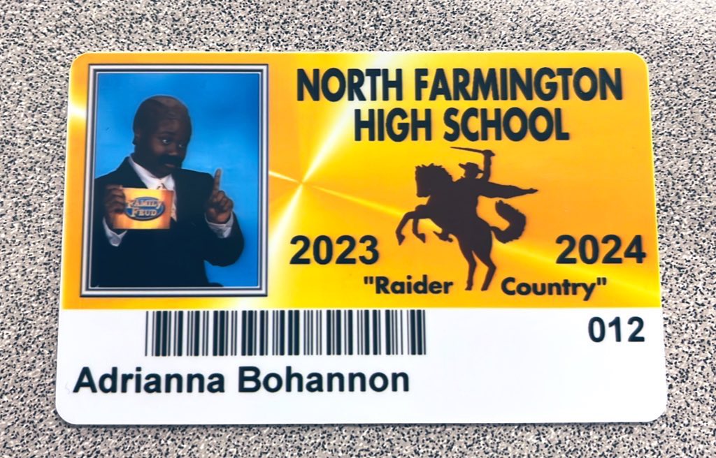 Adrianna B tweet media