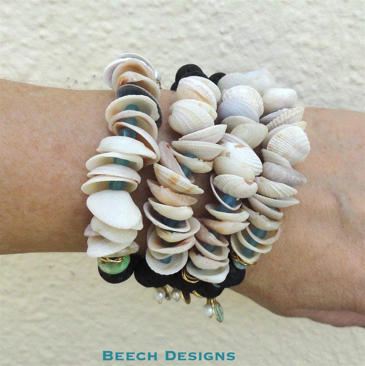 🐚🎶୧˚₊˚This new batch of Shell Malas are about following your bliss. 📿#shells #shelljewelry #beechdesigns #malas #malabracelets #shellmalas #chunkyjewelry #beachdesigns #island #islands #islandjewelry #islandvibes #soulvibes #giftguide #locallove  #bohojewelry #bohemianstyle