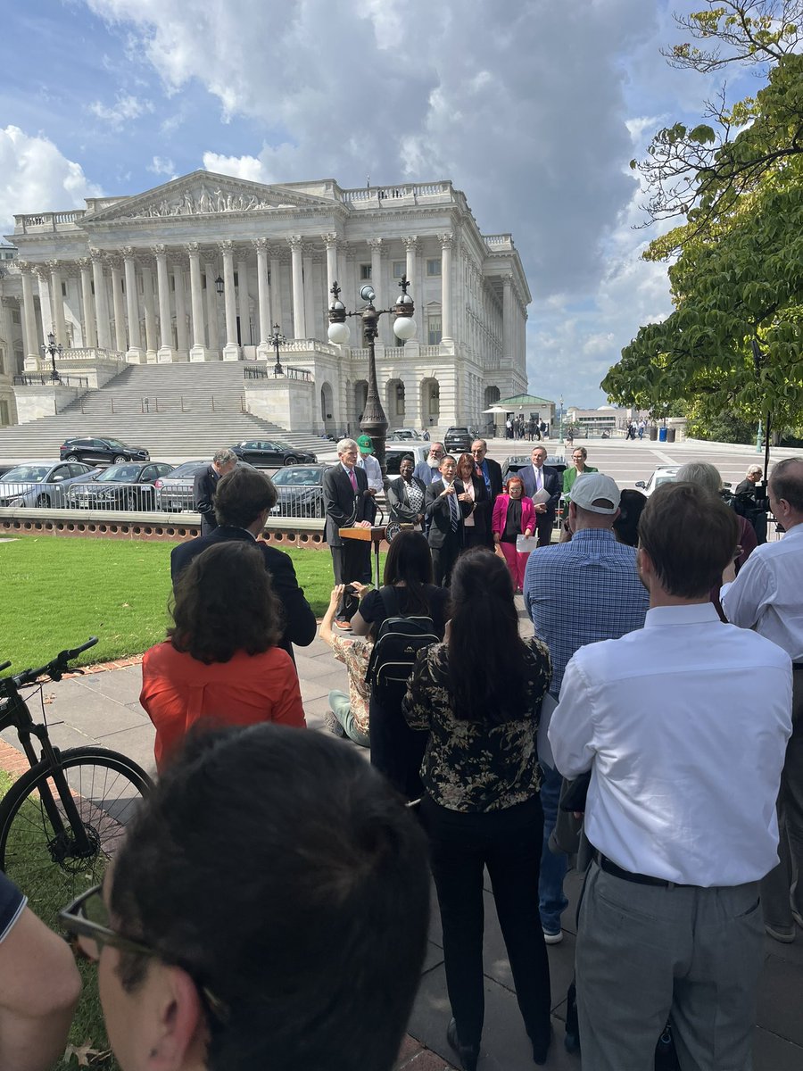 An issue that’s so personal to so many of us.❤️❤️❤️ Love seeing @prosperitynow friends from @Voice4HumanNeed, @CLASP, @TheArcUS and @TCFdotorg cheering on champs @SenSherrodBrown and @BillCassidy with @RonWyden.  We MUST #DemolishDisabledPoverty and #UpdateSSI.