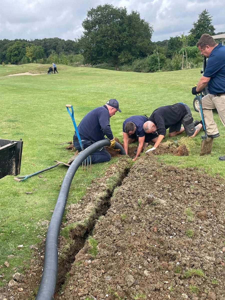 CaddingtonGolfC's tweet image. Demo day for us using  various attachments on the @RTMACHINERYLTD here at #caddingtongolfcourse 

11m of secondary drainage installed using the Ventrac. Dug, shingle and 100mm pipe laid and back filled in under an hour.
Some dressing out to do tomorrow but cracking bit of kit.
