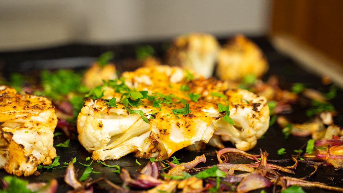 Blumenkohl Steak aus dem Backofen youtu.be/wZxV-CR9hlA