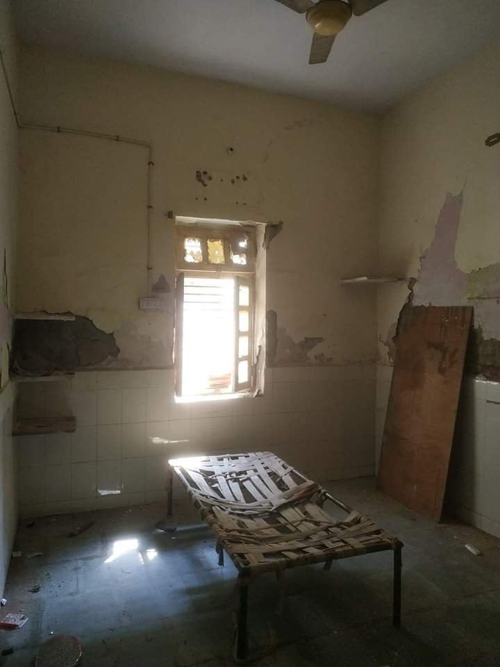 5 star facilities of Resident Doctor's Hostel room allotted to a resident doctor at Jawaharlal Nehru Medical College, #Ajmer

#MedTwitter <a href="/ashokgehlot51/">Ashok Gehlot</a> <a href="/PMOIndia/">PMO India</a> <a href="/mansukhmandviya/">Dr Mansukh Mandaviya</a>
 Cc <a href="/mediaanurag/">Lawyer Anurag Jain</a>