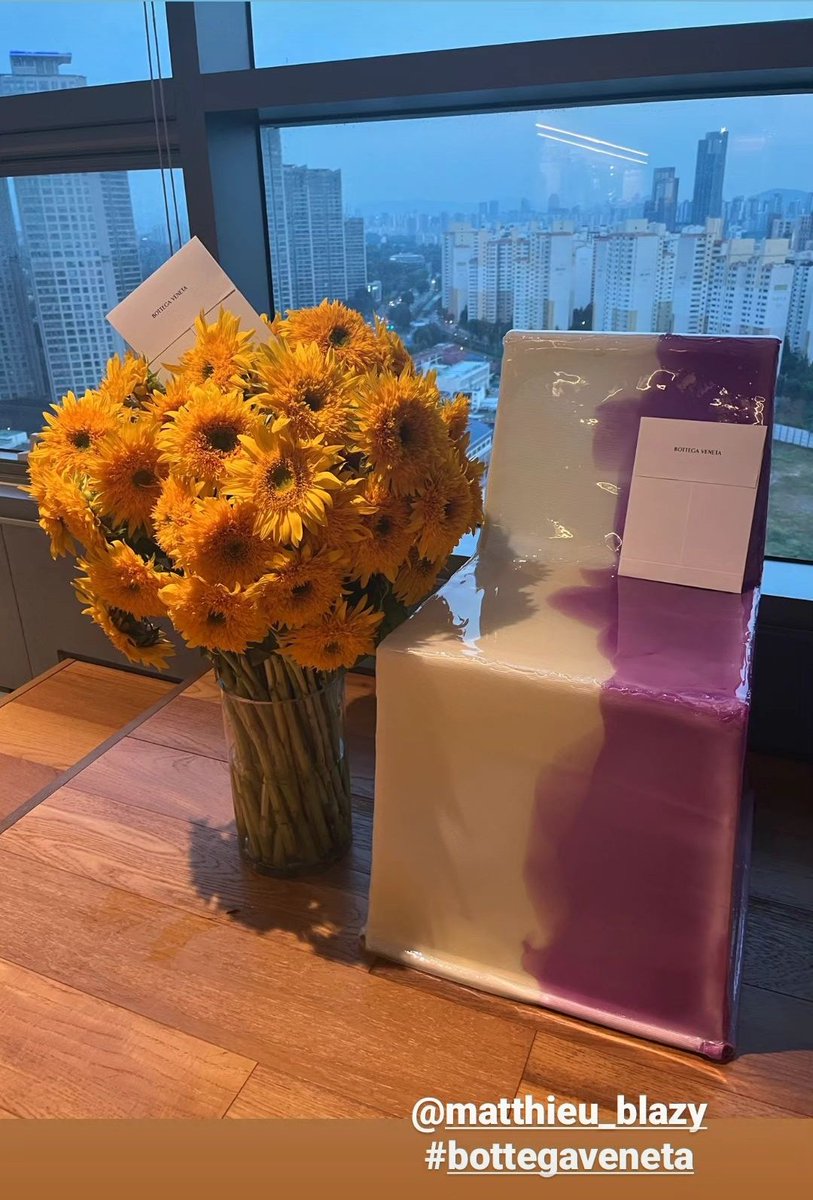 RMexico_'s tweet photo. [INSTAGRAM — #RM]

Nueva historia de IG de Nam 💜

📎https://t.co/vaSnHaYSBB

My Galaxy RMx | Di🍃
#OurWildFlowerRM #LifeIsBetterWithRM https://t.co/eexM4n61W7