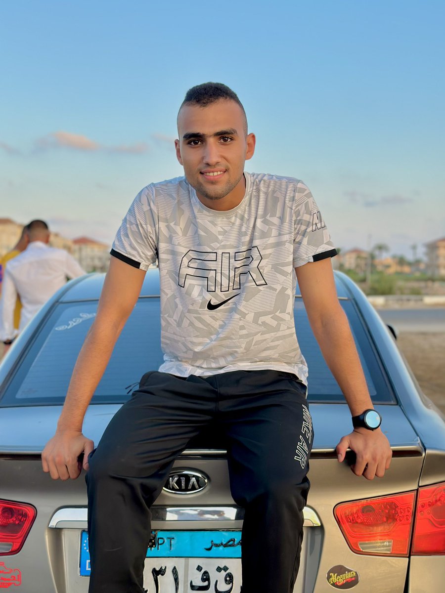 Mohamedhosnyy66's tweet photo. من واناا لسه ف سنه اولى واناا بحلم باليوم اللى هكتب فيه التويته دى .. الحمدلله بهدله الكليه خلصت خلاص وبنعد الايام للتخرج وزى ما كل اللى قبلى قالوهاا فرحان اوى انى جه علياا الدور عشان اقولهاا..اخيرا
رايح طالب راجع ظابط⭐️⭐️👮‍♂️❤️❤️ https://t.co/lb9vEx7wz1