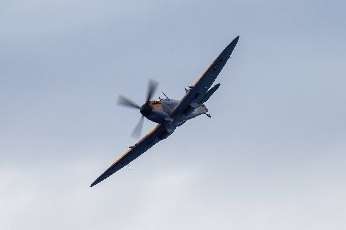 derekbtimages's tweet photo. The International Ayr Show - Festival of Flight 2023. BBMF Supermarine Spitfire MK356
#festivalofflight2023 #ayr #southayrshirecouncil #bbmf #spitfire #warbird #warplane #airshow #aviation #mk356 https://t.co/npEFJNthun