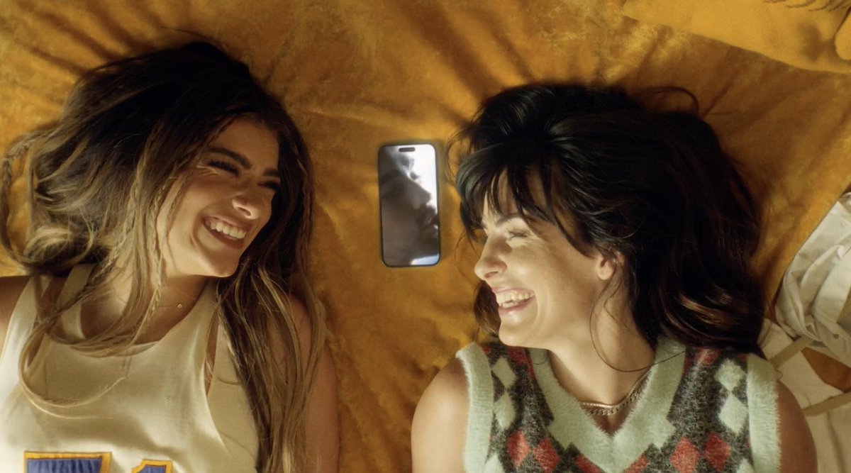 MAX - STRINGS (feat. JVKE &amp; Bazzi) starring Dixie D’amelio [Official Video]

youtu.be/_7L027NTLIo?si…