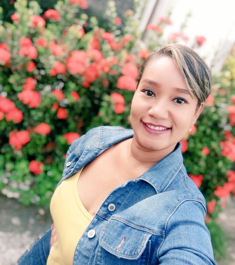 ruthvernazac's tweet photo. 🍃Ninguna persona sabe todo, nadie ignora todo, todos sabemos algo y desconocemos algo, por eso cada día aprendo. Excelente martes!! 
#ViveSiendoLuz🌟 https://t.co/YNLxTZ6JZ7