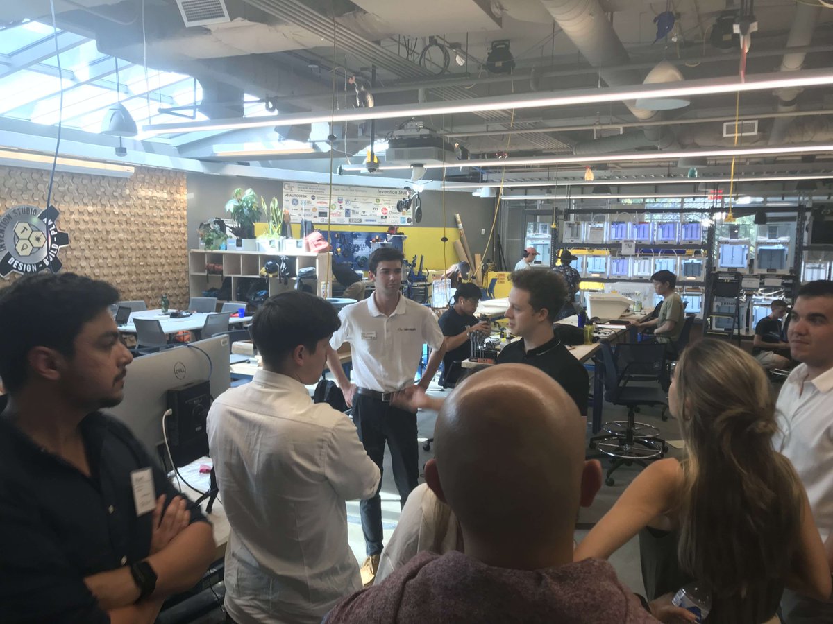 deepseadev's tweet photo. Having fun today at Georgia Tech!

#DeepSea #georgia #tech #startups https://t.co/UZEiab2uH0