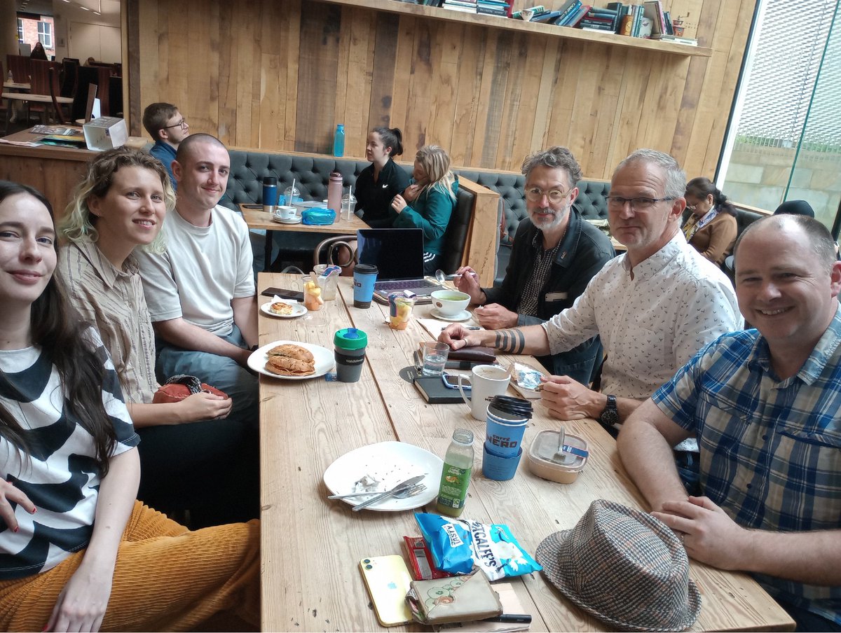 Raymond Holt tweet media