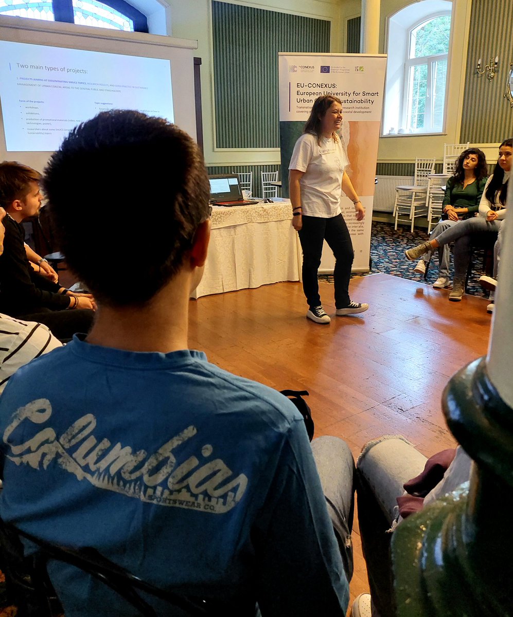 We are at 📍Sinaia with UTCB students who are finding out more about @EU_CONEXUS & our Open Student Calls! This mobility is part of the #APRP & #UTCB 🤝 collaboration and it's powered by The EU-CONEXUS Office of our university. #EuropeanUniversitiesAlliance #EUCONEXUS