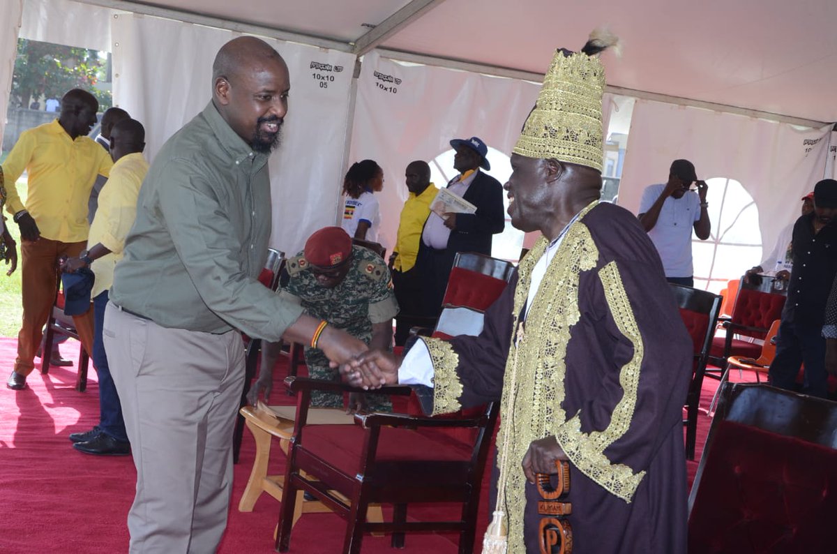Fahad38158546's tweet photo. Good evening beautiful people!!
In 2026 tick General Muhoozi Kainerugaba on the ballot!!!!🗳️✔️
God bless Uganda!!! https://t.co/vql1P8M04Q