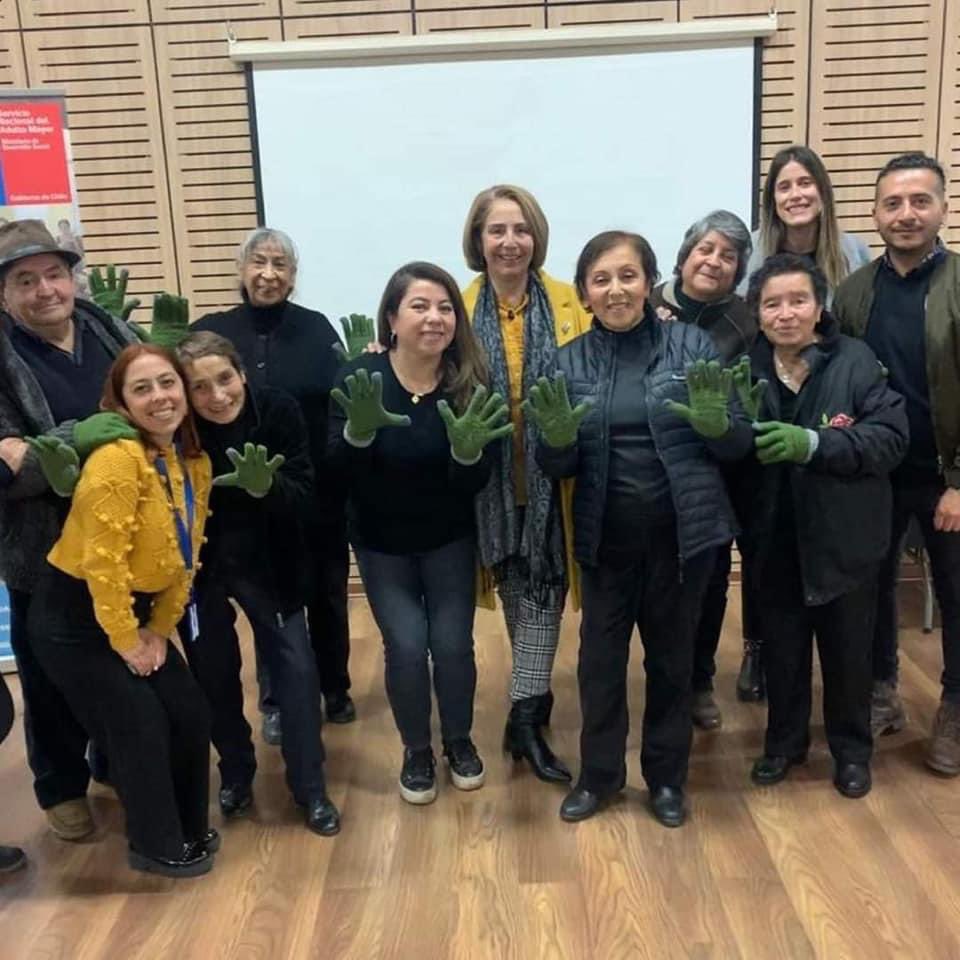 Compartimos con ustedes imágenes de la presentación del Taller de Cuentacuentos en la Ceremonia de Egreso del Centro de Día de la Corporación Las Viñas de Pudahuel, en Centro Cultural Anita González de Pudahuel. #presentacion #taller #cuentacuentos #ceremoniadeegreso