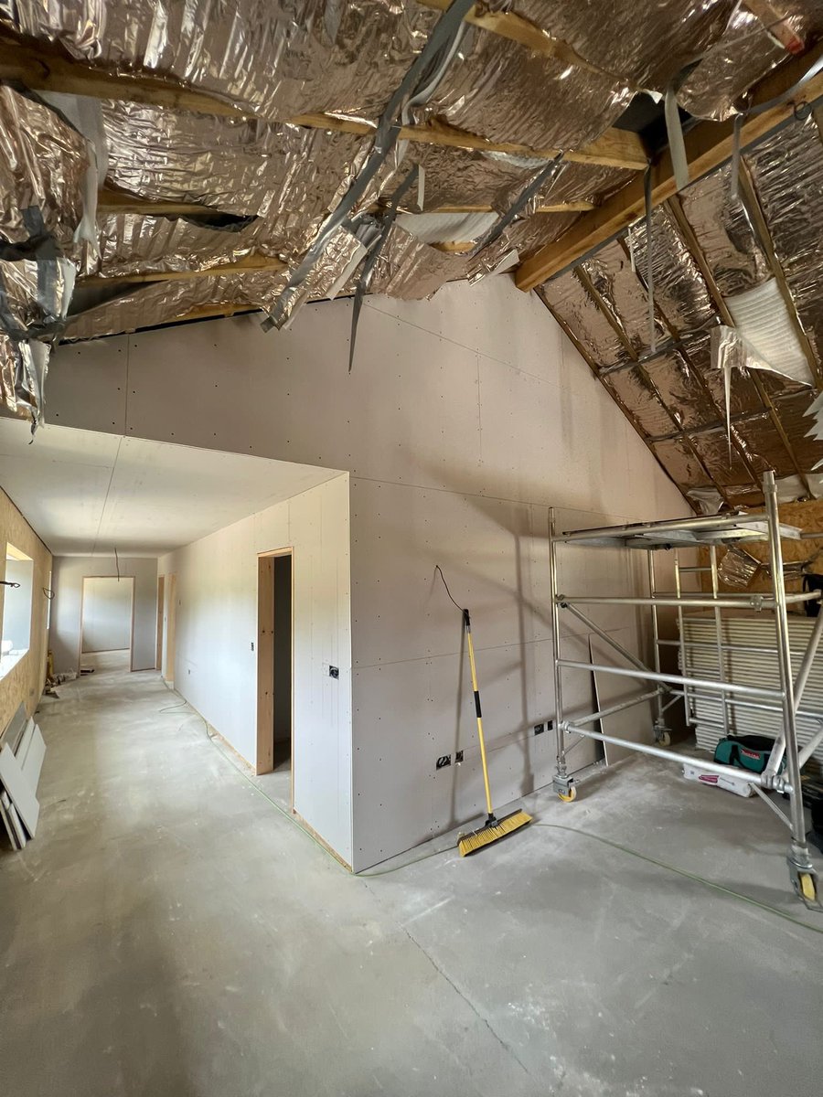 Wallsandceiling's tweet photo. New job Tuesday……. Lovely barn conversion 👍👍 #plasterboard #tacking https://t.co/xIgCZwnuWo