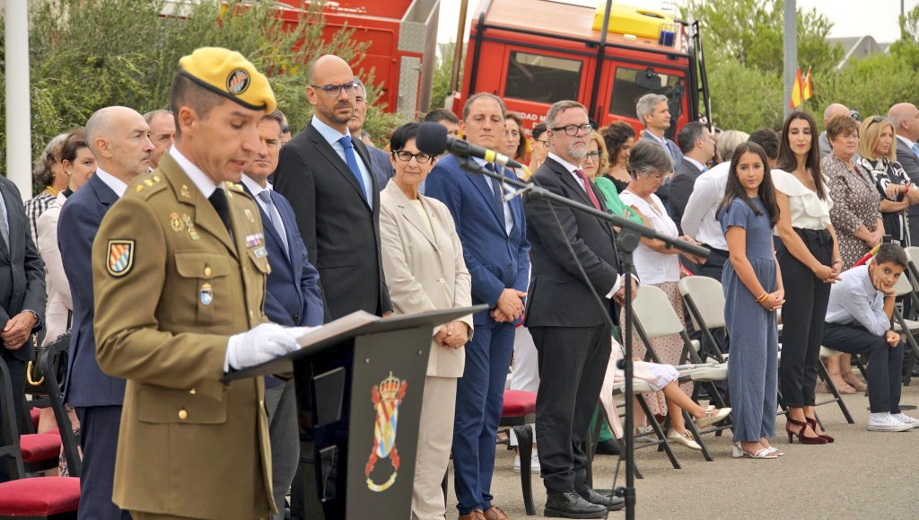 UMEgob's tweet image. Damos la bienvenida al  teniente coronel Joaquín Núñez Regodón y le deseamos acierto en el Mando como Jefe del cuarto Batallón #BIEM4
#Zaragoza

Enhorabuena al teniente coronel Manuel Montero Martín por su gran labor y conocimiento de su Batallón durante estos 3 años
#ParaServir