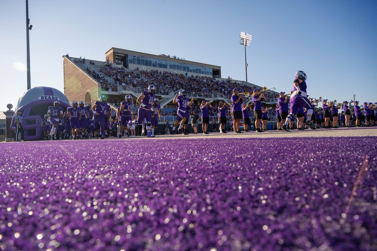 Nothing makes for a great Saturday like being back at the Stripes! 🏈