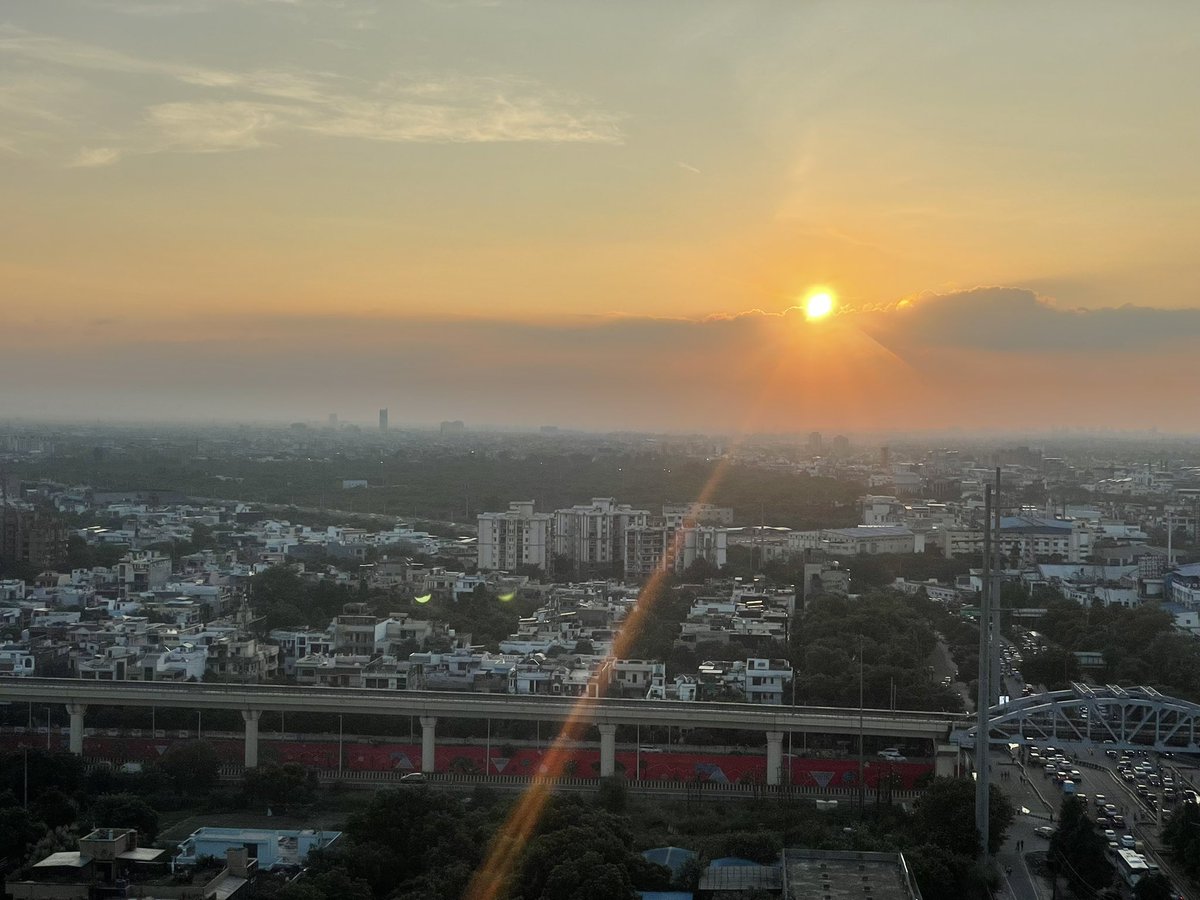 Dusk is the bridge between day & night,inviting us to reflect on the day's journey !
#sunsets view from hospital 🪟 
16th Floor
#HopeOverFear 
#DengueAwareness 
 Recovery ❤️‍🩹at #privateHospitals sucks 
You loose trust on #Doctors & #lab 
Cashless/TPA patients are money plant seems