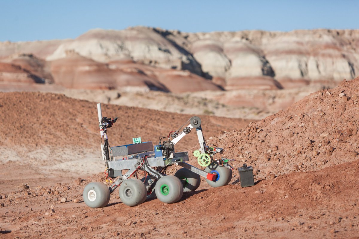 The Mars rover built by undergrad students at @UCSanDiego rocketed to 5th place at the University Rover Challenge this summer in the Utah desert! Way to go, @yonderdynamics! Student robots in the wild 🤖 today.ucsd.edu/story/mars-rov…