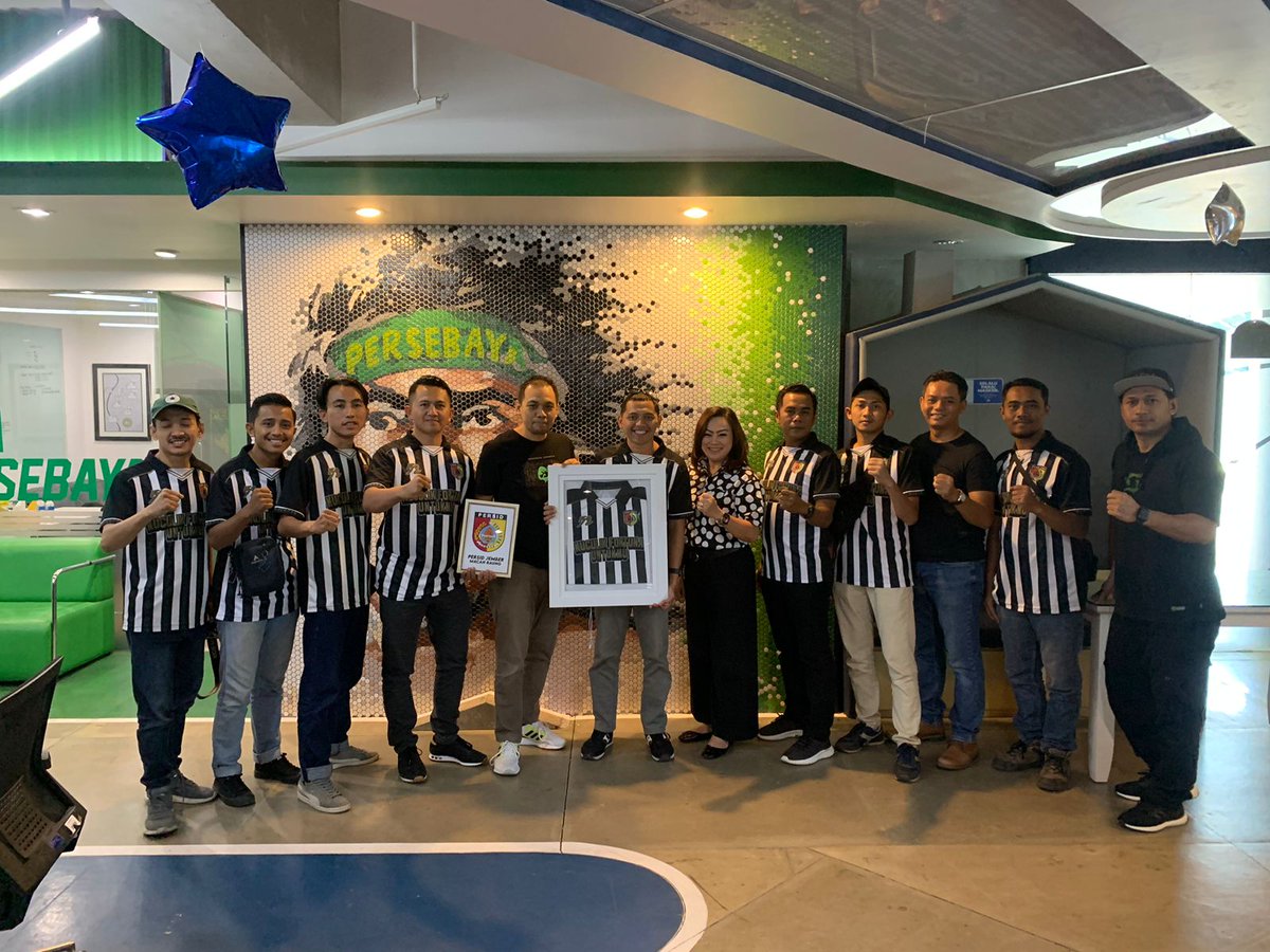 jakaumbaran27's tweet photo. Berproses, semua tidak ada yg instan. Juara dengan cara terhormat !!
#FromJemberWithLove⚫⚪
|| Mandiri, Bersinergi, Berprestasi ||
#PERSIDJEMBER
#MACANRAUNG https://t.co/7tqp09otmx