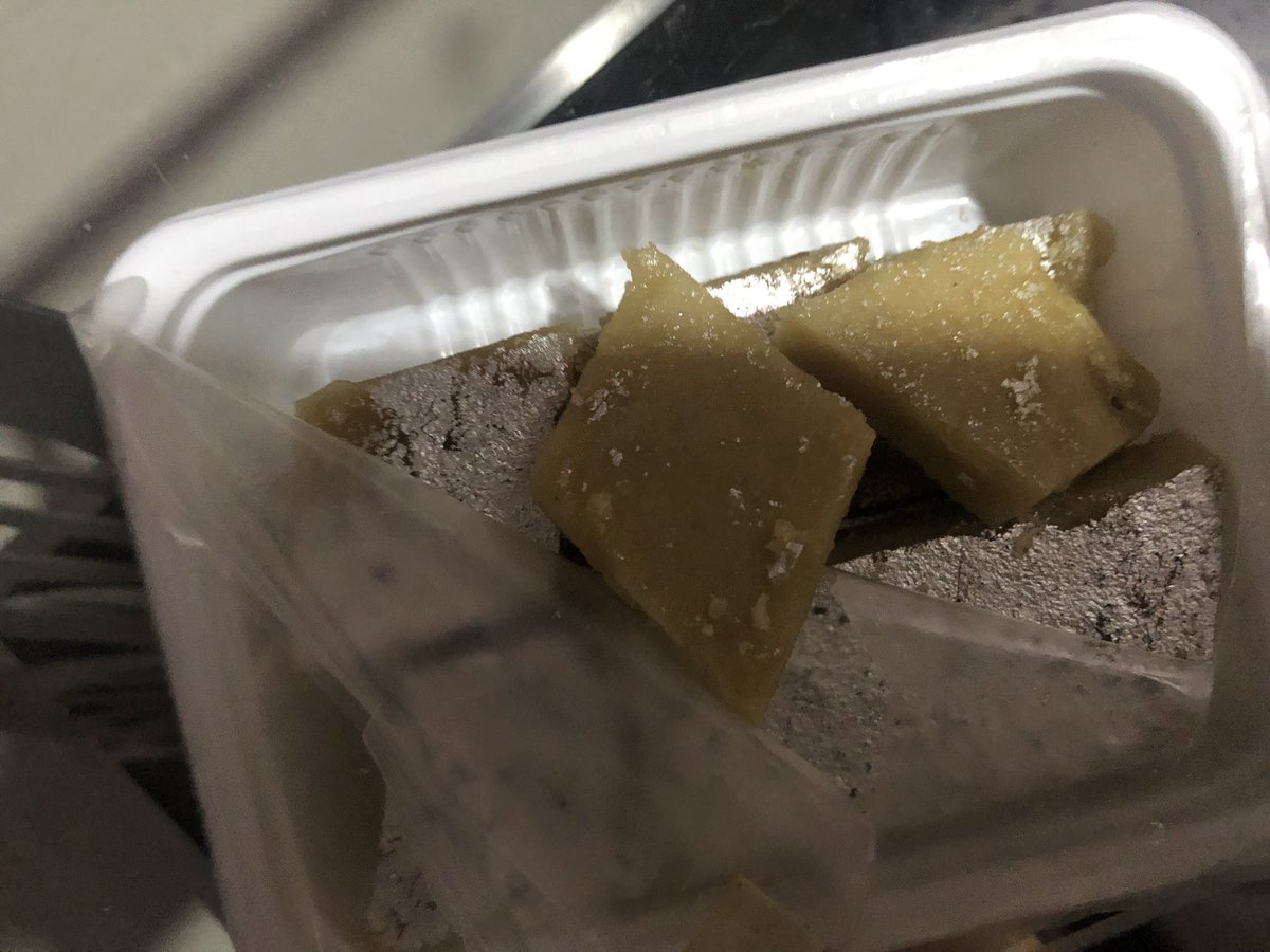 VadanVala's tweet photo. Shocked and appalled by @Zomato's disregard for customer health! Delivered EXPIRED sweets from #Zomato! We deserve better than this. Let's demand accountability and safety standards in food delivery. #CustomerSafety #ZomatoFail @MoHFW_INDIA https://t.co/H8CoKBHwAH