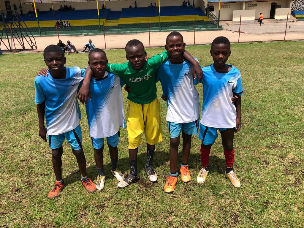 FERWAFA's tweet photo. Uyu munsi iki gikorwa cyo gutoranya Abana bafite impano mu mupira w’amaguru cyakomereje muri @CityofKigali na @RwandaNorth kandi cyagenze neza, ku munsi w’ejo tuzakomereza muri @RwandaEast na @RwandaWest https://t.co/IeDJ5jzU7Y
