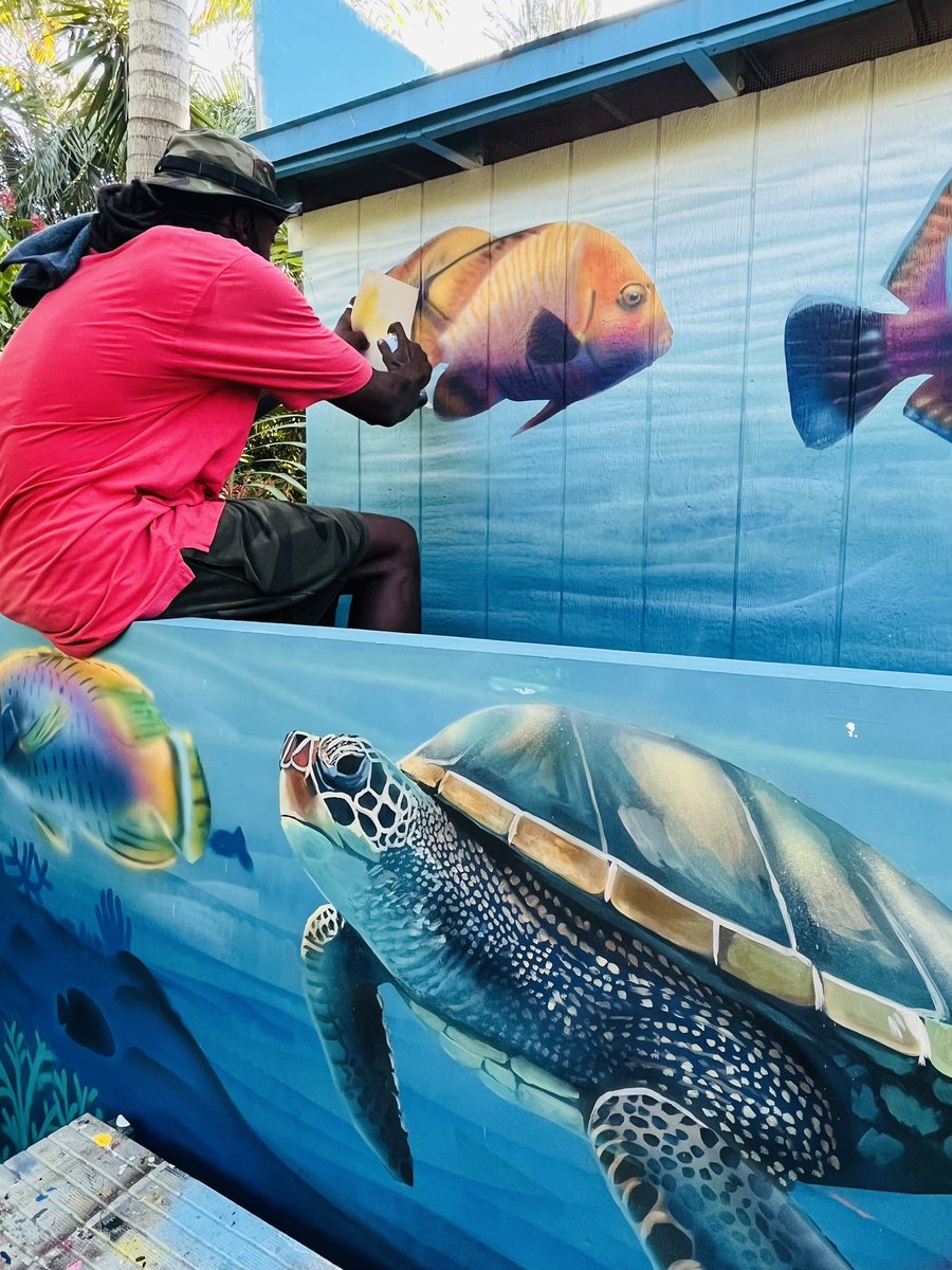 bxgbeyo's tweet photo. Another day in paradise

#mural #muralist #sprayart https://t.co/WN1ZLZ42vi