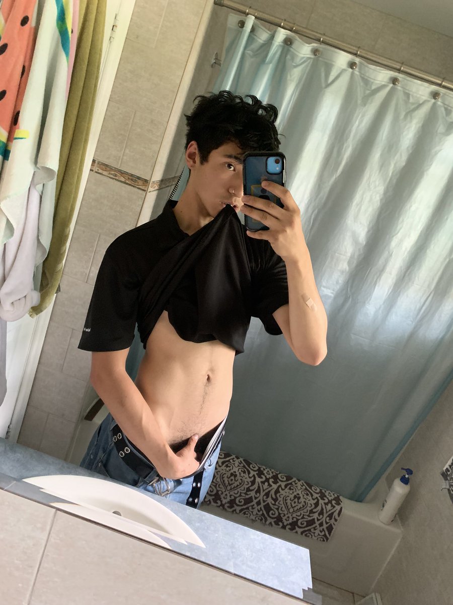 coopertrunk's tweet photo. Rt if you’d fuck me🥵
Comment a pic if I could rail u👇😈 https://t.co/rPIBc2HY78