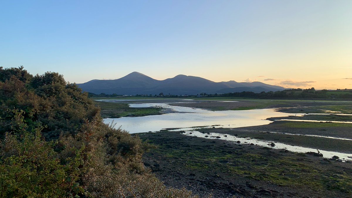 Ticketybooo's tweet photo. Keel Point, Murlough Nature Reserve @NTMurlough @Mournelive @visitmourne @WeatherCee @WeatherAisling @angie_weather @barrabest @deric_tv @bbcniweather @Carlingmourne #murlough #dundrum #codown #sunset #mourne #mountains #nationaltrust https://t.co/gsW8NUgs3J