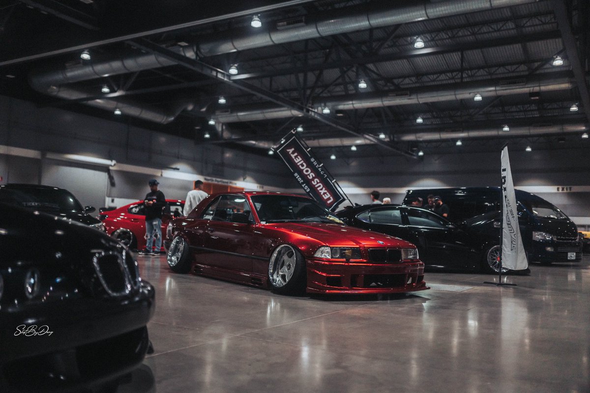 xn0rthwest's tweet image. never did i think my car would look this good!

peep me in the middle with fresh white vans 💅🏽